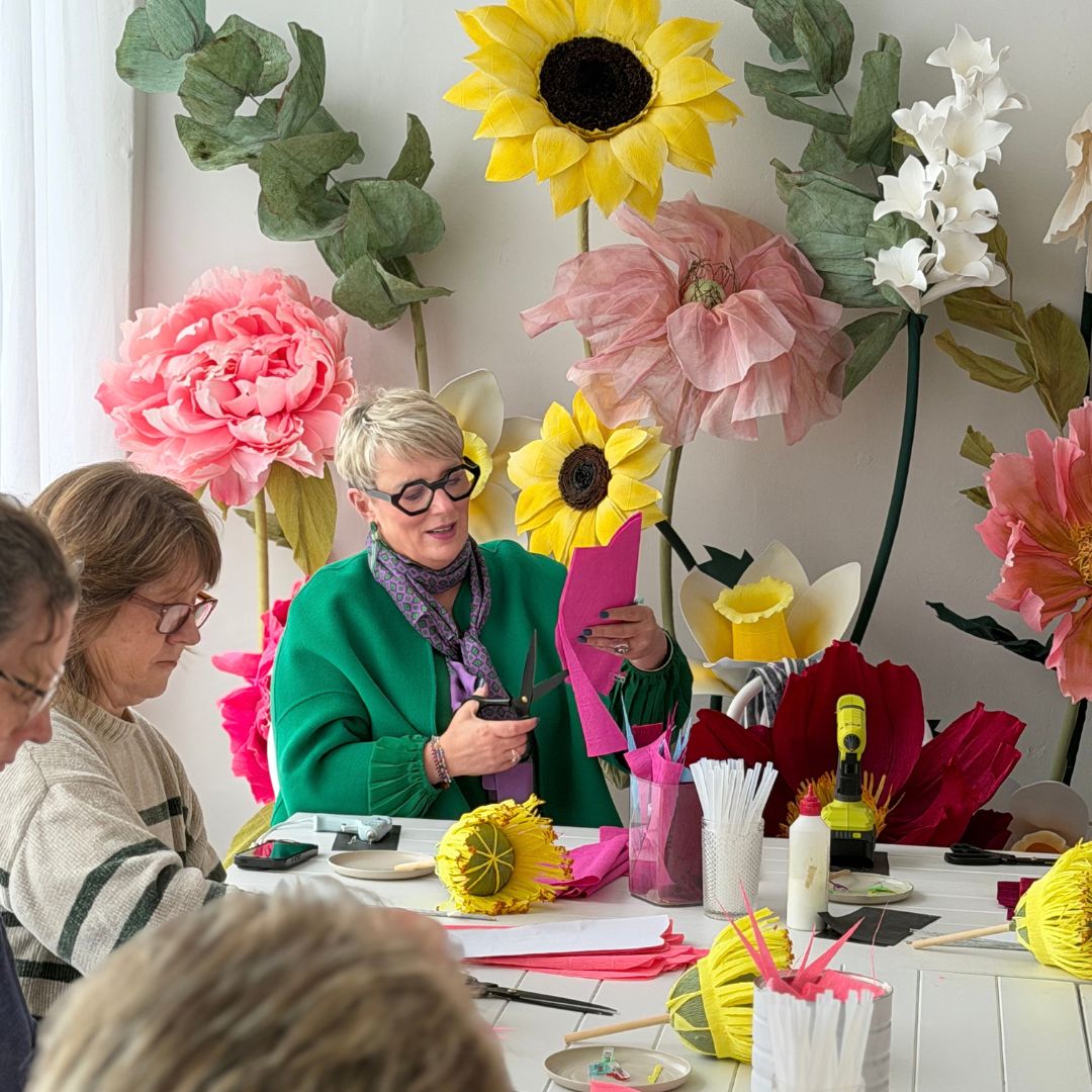 Giant Stemmed Crepe Poppies